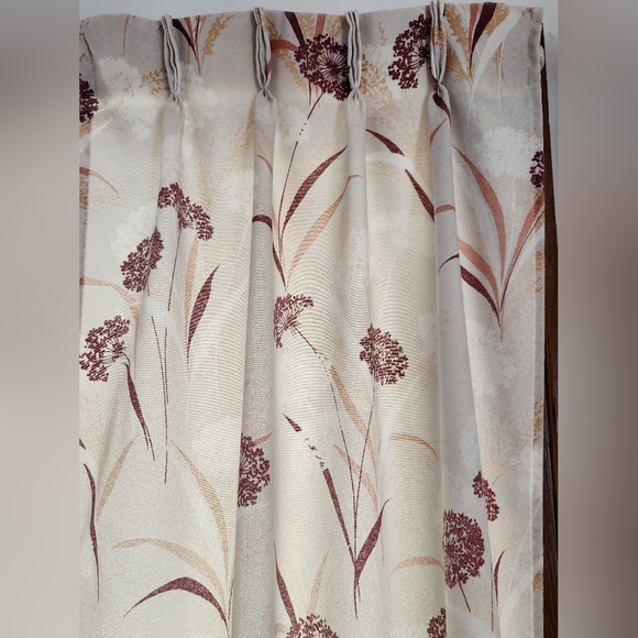 1980s floral pinch pleat drapes 1 pair. - Picture 5 of 5